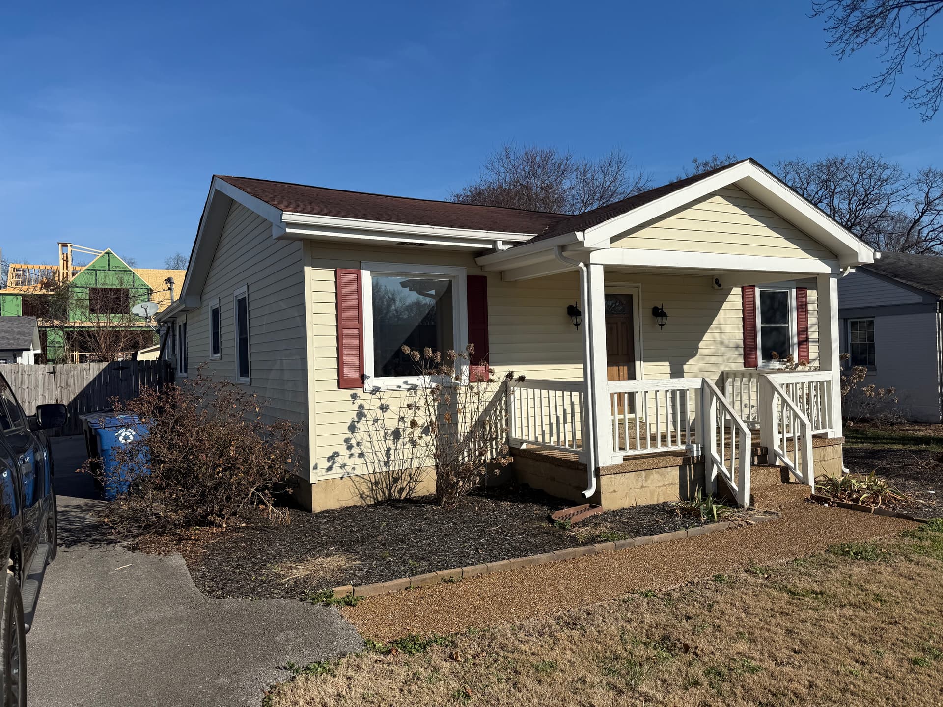 Gallery photos for Fresh Siding and Exterior Paint on a Franklin TN Home: Image #1