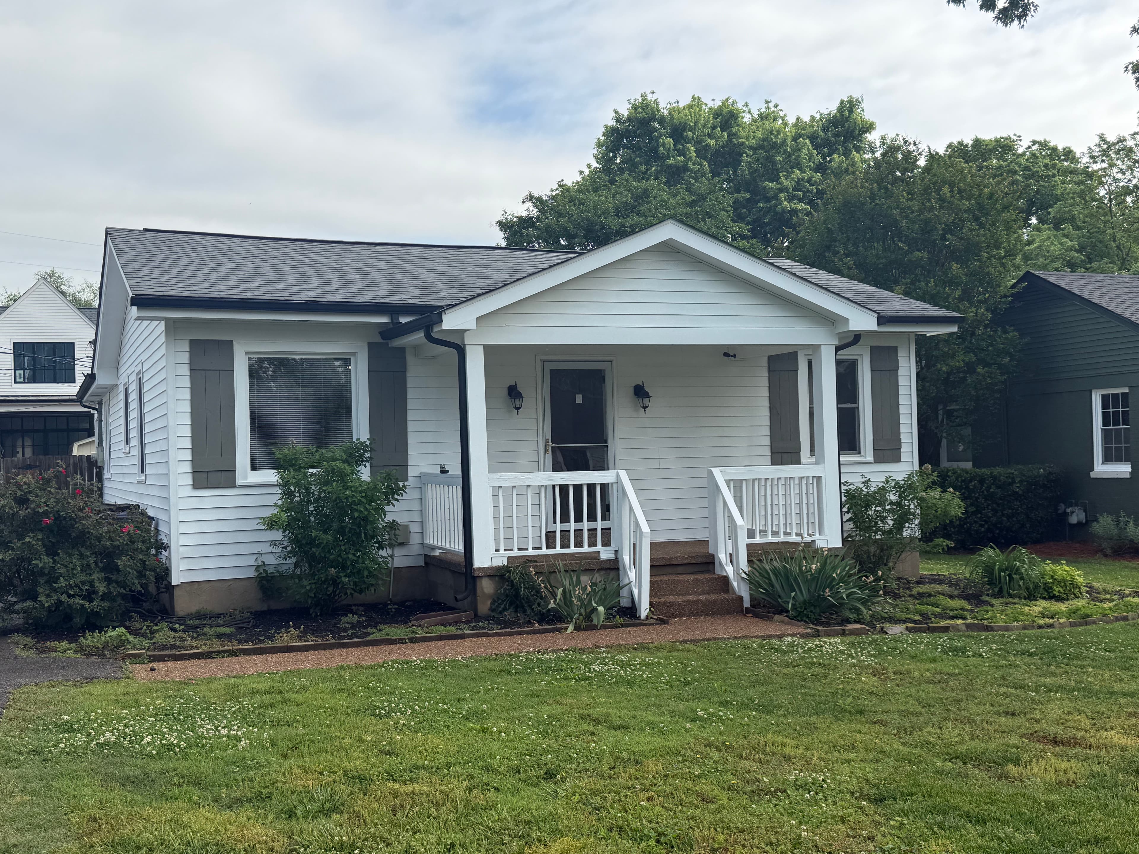 Project Fresh Siding and Exterior Paint on a Franklin TN Home image