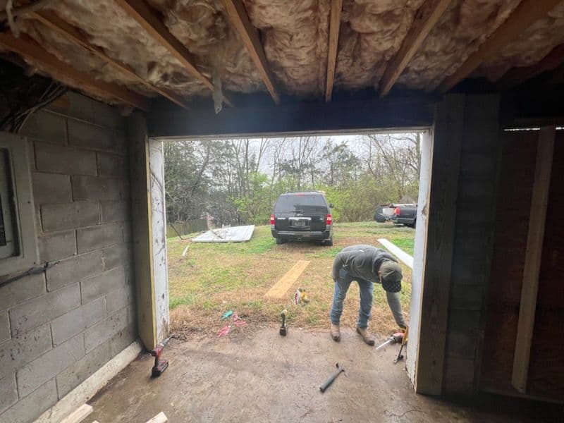 Gallery photos for Sleek Garage Door Installation Enhances Home Exterior: Image #1